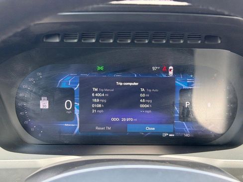 Certified 2025 Volvo XC90 B6 Plus AWD/4WD image 14