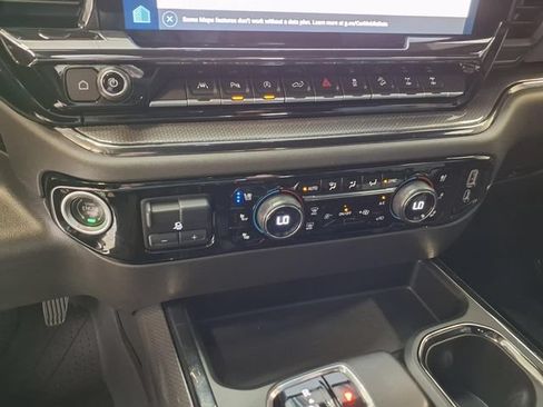 Used 2022 Chevrolet Silverado 1500 ZR2 w/ Technology Package AWD/4WD image 15