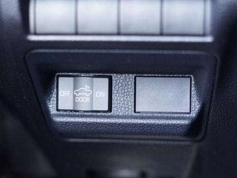 Certified 2025 Toyota Tacoma TRD Off-Road image 22