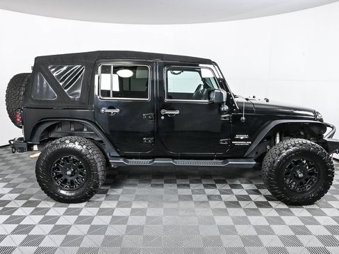Used 2016 Jeep Wrangler Unlimited Sahara w/ Connectivity Group image 2