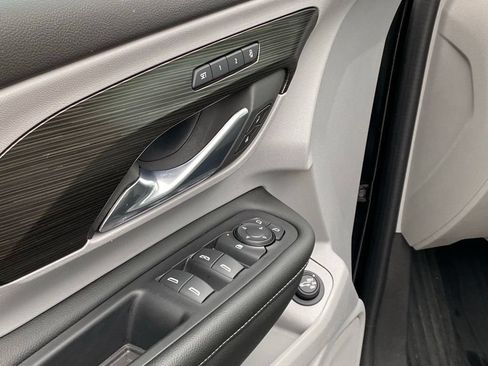 Used 2024 GMC Terrain SLT FWD image 11