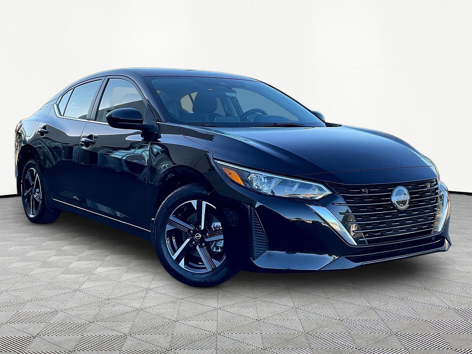 Used 2025 Nissan Sentra SV FWD image 3
