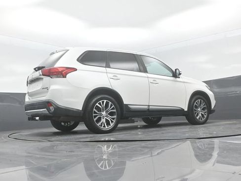 Used 2018 Mitsubishi Outlander SE AWD/4WD image 26