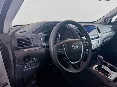 Used 2017 Honda Ridgeline RTL-T image 9