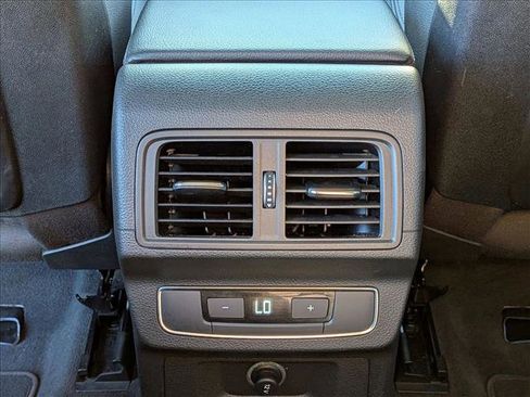 Used 2020 Audi Q5 2.0T Premium w/ Convenience Package image 18