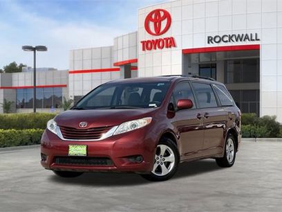 Used 2017 Toyota Sienna LE
