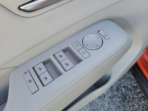 New 2025 Hyundai Kona Limited image 17