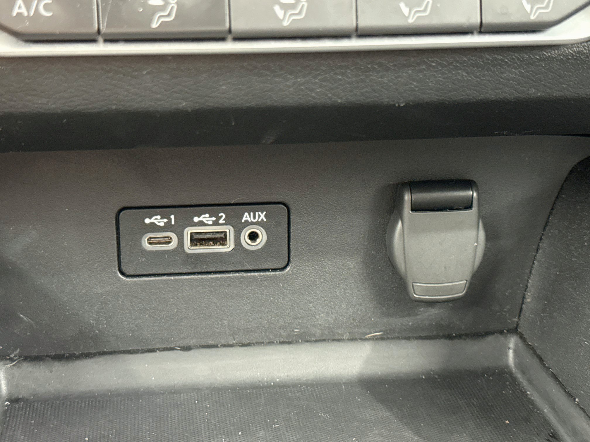 Used 2025 Nissan Altima 2.5 SV FWD image 25