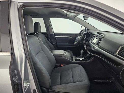 Used 2015 Toyota Highlander LE image 10