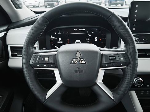 New 2026 Mitsubishi Outlander SE FWD image 30