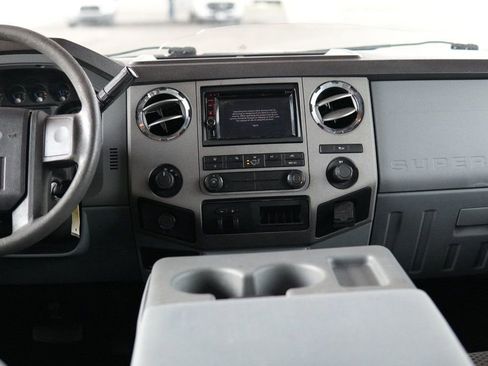 Used 2011 Ford F250 XLT w/ XLT Interior Pkg image 11