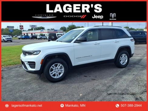 Used 2023 Jeep Grand Cherokee Laredo image 1