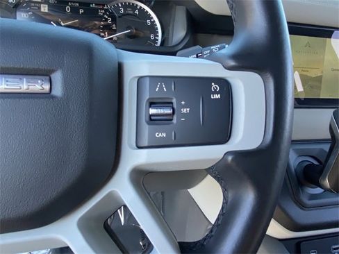 Used 2023 Land Rover Defender 110 X-Dynamic SE image 9