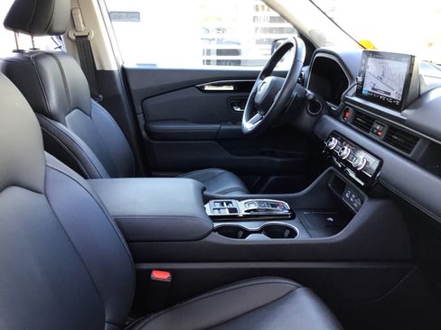 Used 2024 Honda Pilot Touring image 34