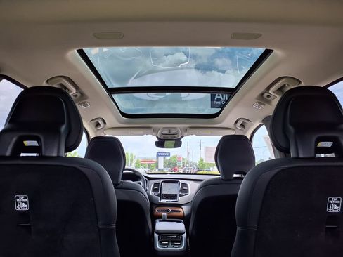 Certified 2024 Volvo XC90 B6 Plus AWD/4WD image 29