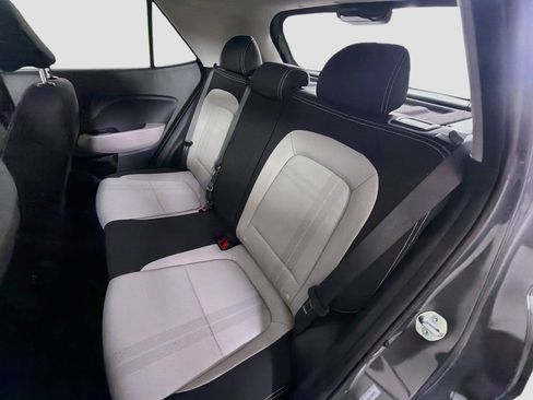 Used 2025 Hyundai Venue SEL FWD image 27