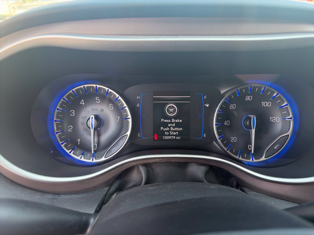 Used 2024 Chrysler Voyager LX FWD image 19