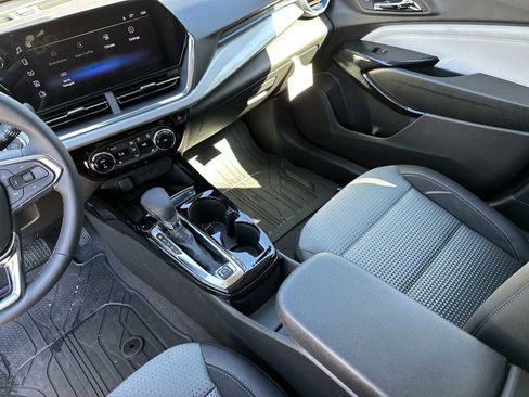 New 2026 Chevrolet Trax LT w/ Sunroof Package image 22