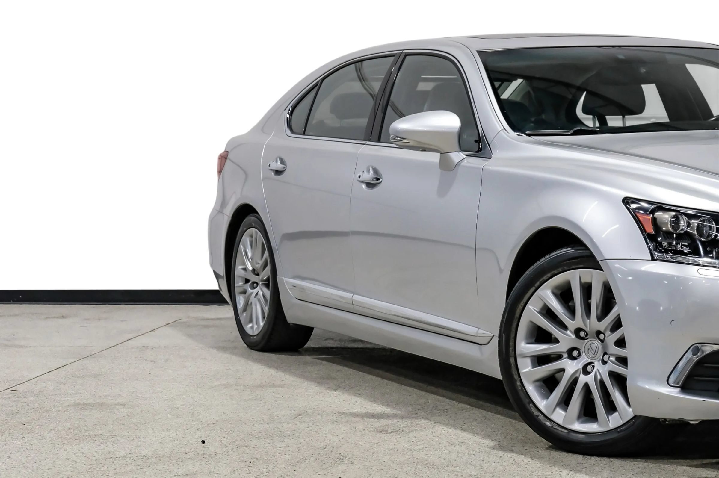 Used 2015 Lexus LS 460 L RWD image 12