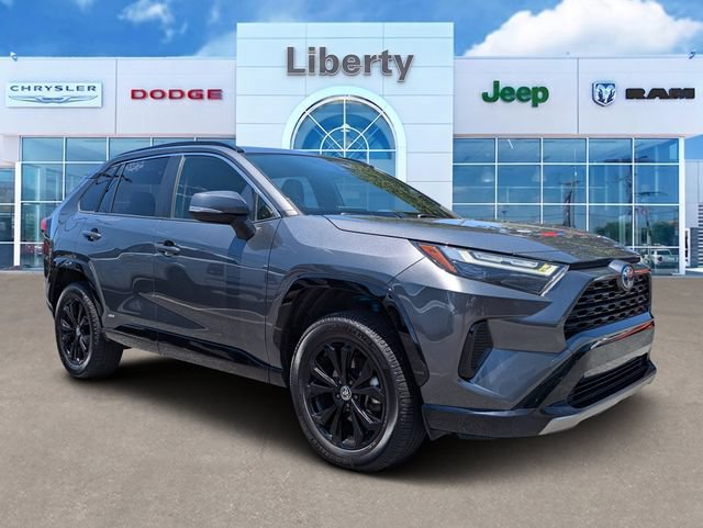 Used 2022 Toyota RAV4 SE AWD/4WD image 1