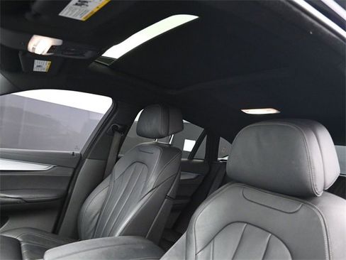 Used 2019 BMW X6 sDrive35i w/ M Sport Package image 8