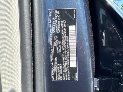 Certified 2025 Volvo XC90 B6 Plus w/ Protection Package Premier AWD/4WD image 28