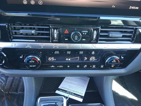 New 2026 Nissan Pathfinder SL AWD/4WD image 15