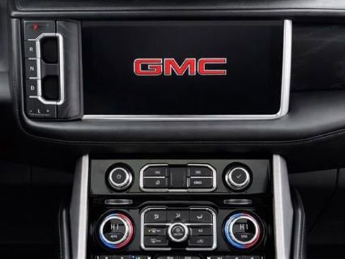 Used 2021 GMC Yukon XL Denali w/ Denali Premium Package image 25