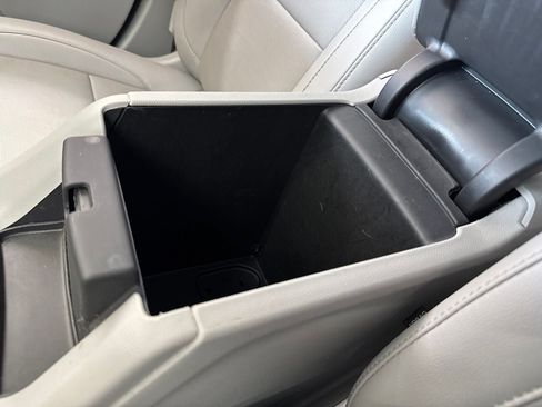 Used 2021 GMC Acadia SLT w/ Preferred Package FWD image 32