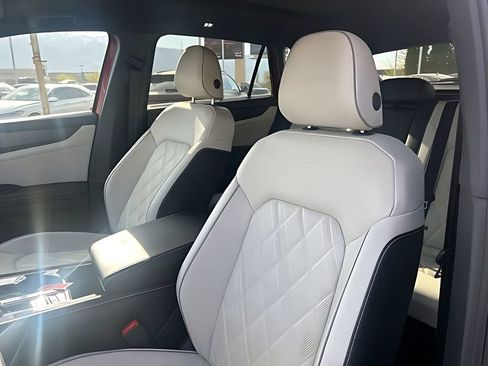Used 2024 Volkswagen Atlas Cross Sport SEL Premium R-Line AWD/4WD image 18