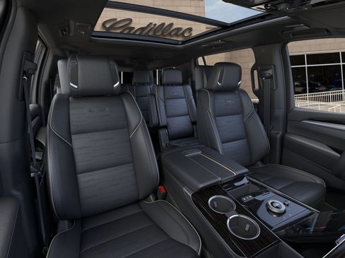 New 2026 Cadillac Escalade ESV Luxury AWD/4WD image 18