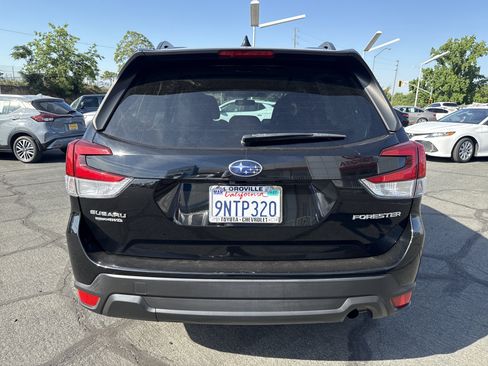 Used 2023 Subaru Forester Premium AWD/4WD image 4