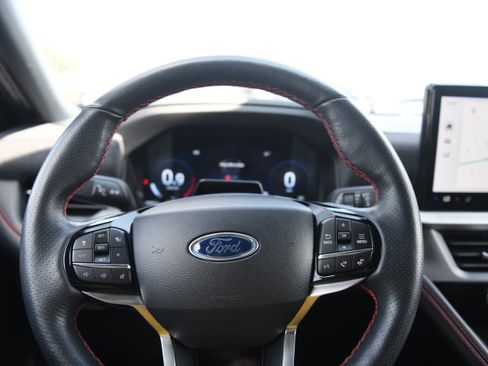 Used 2025 Ford Explorer ST-Line AWD/4WD image 22