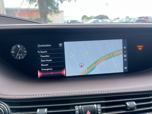 Used 2019 Lexus LS 500 w/ Accessory Package (Z2) RWD image 19