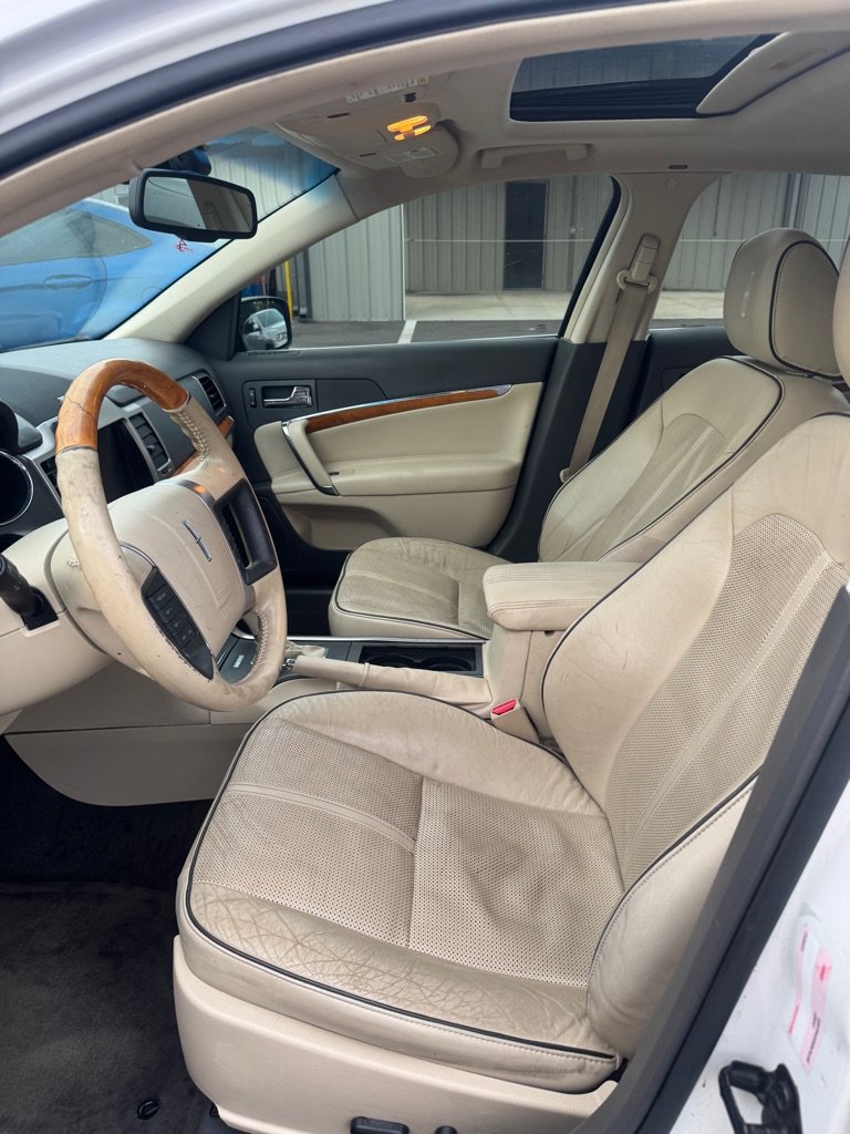 Used 2010 Lincoln MKZ FWD image 7