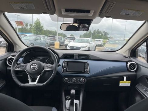 Used 2025 Nissan Versa SV image 17