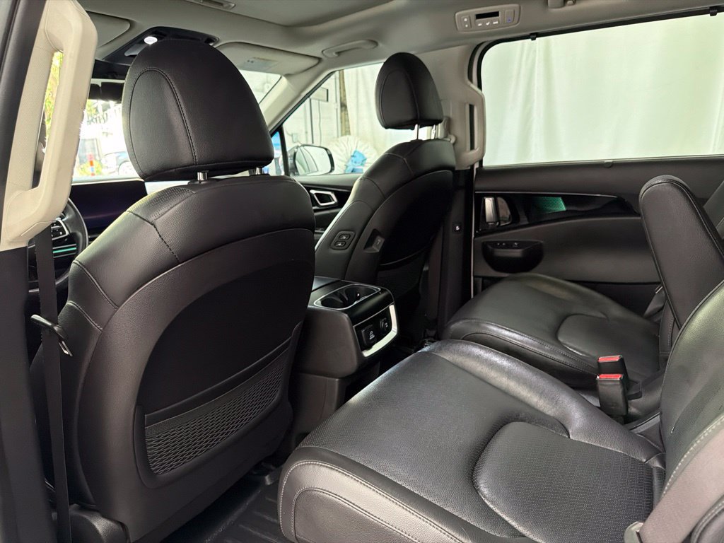Used 2025 Kia Carnival SX Prestige FWD image 24
