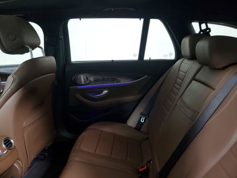 Used 2017 Mercedes-Benz E 400 4MATIC Wagon image 12