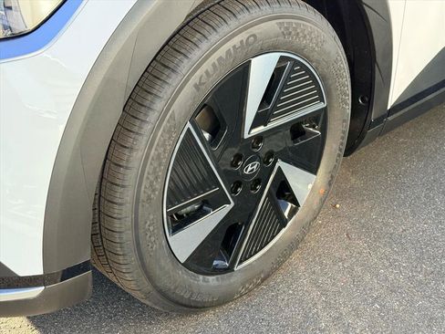 New 2026 Hyundai Ioniq 5 SE image 6