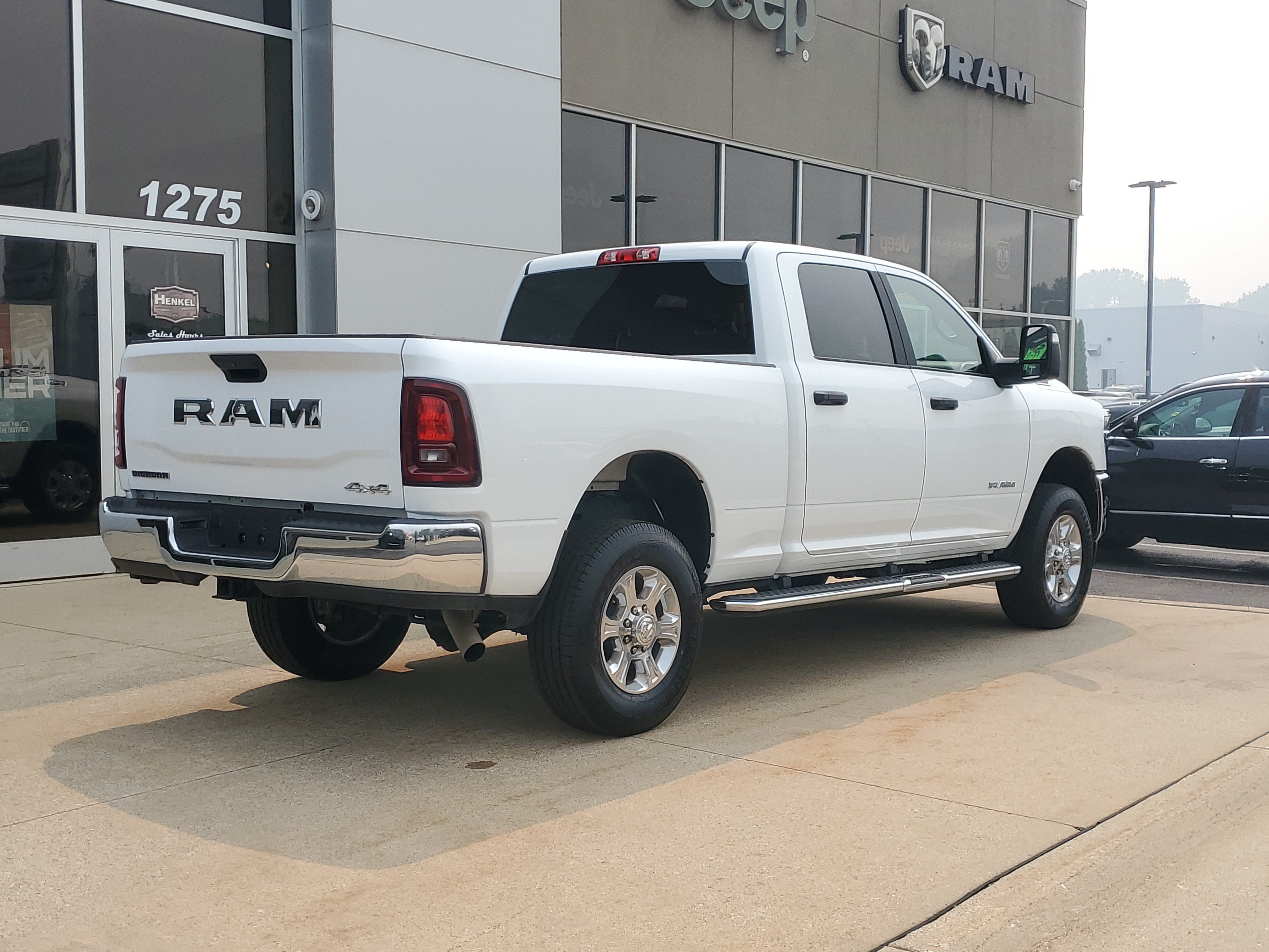 Used 2026 RAM 2500 Big Horn AWD/4WD image 4