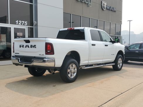Used 2026 RAM 2500 Big Horn AWD/4WD image 4