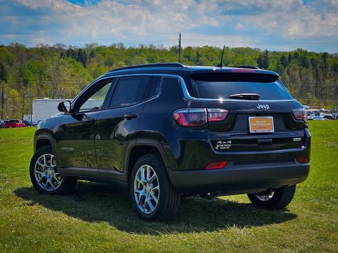 Used 2024 Jeep Compass Latitude AWD/4WD image 5