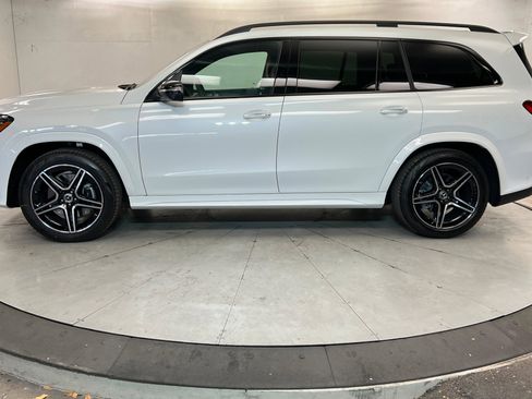 New 2026 Mercedes-Benz GLS 450 4MATIC image 2