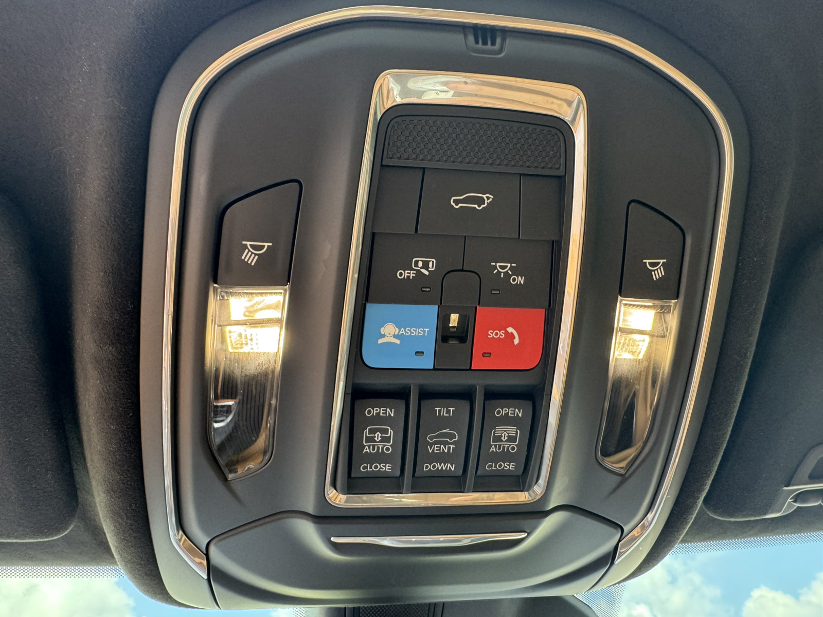 Used 2025 Jeep Grand Cherokee Summit AWD/4WD image 29