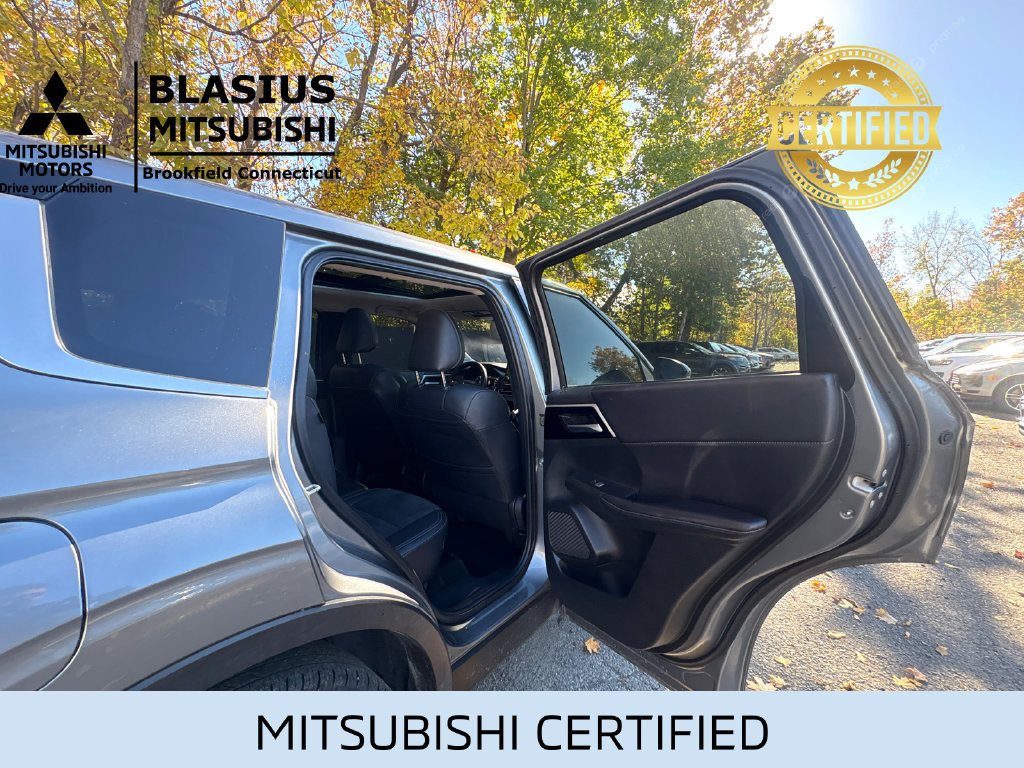 Used 2023 Mitsubishi Outlander 4WD Plug-In Hybrid image 26