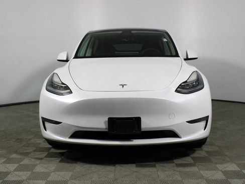 Used 2023 Tesla Model Y Long Range image 30
