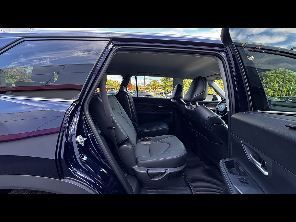 Certified 2024 Toyota Grand Highlander AWD image 27