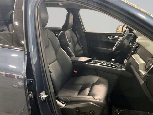 Certified 2024 Volvo XC60 B5 Core AWD/4WD image 10