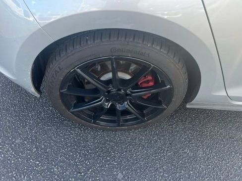 Used 2016 Volkswagen GTI SE FWD image 15