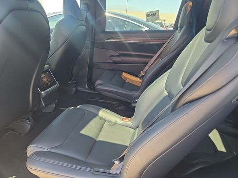 Used 2021 Tesla Model X Long Range AWD/4WD image 3